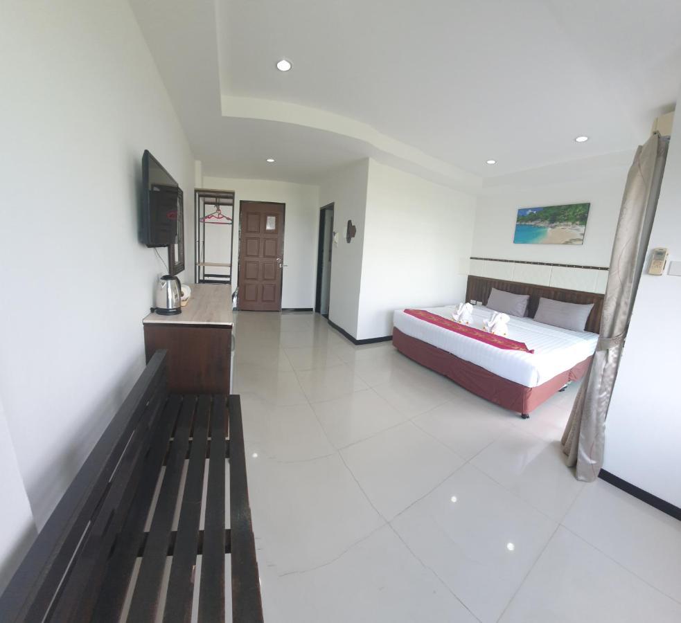 At Home Hotel Patong ภายนอก รูปภาพ