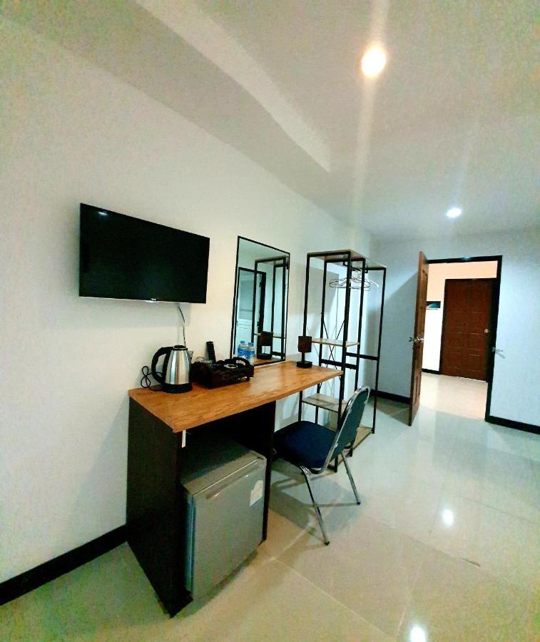 At Home Hotel Patong ภายนอก รูปภาพ
