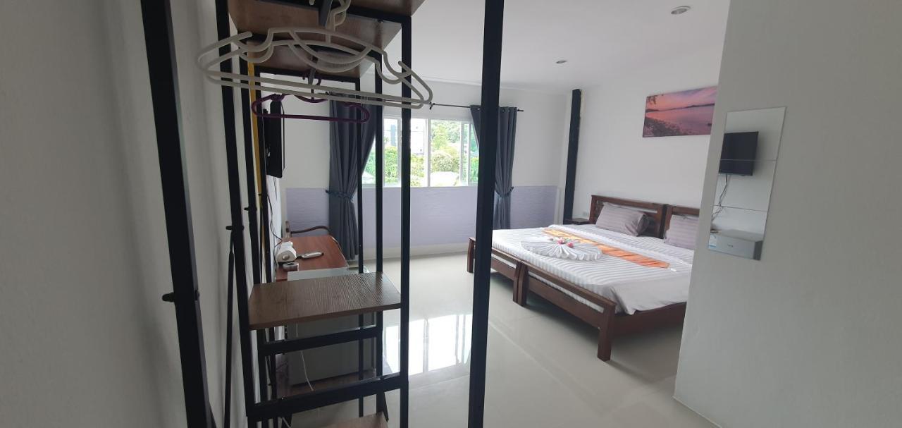 At Home Hotel Patong ภายนอก รูปภาพ