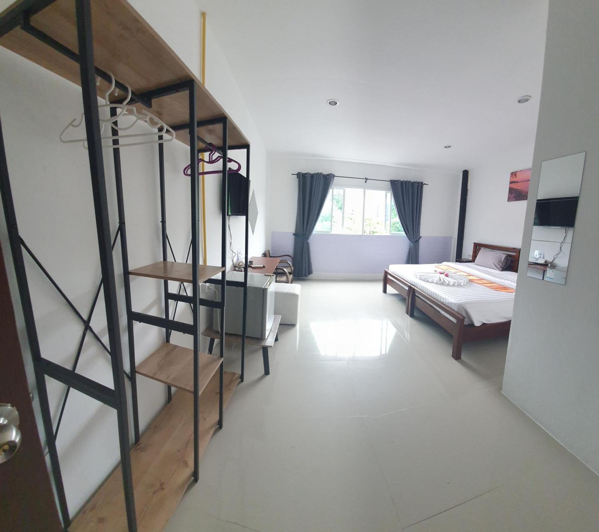 At Home Hotel Patong ภายนอก รูปภาพ